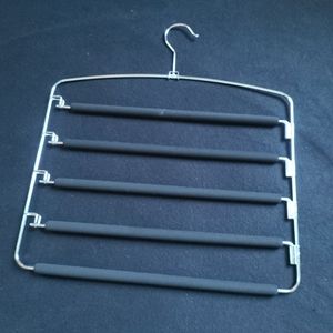 🔥B2G1 Pant Hangers (4)